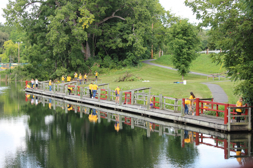 The College’s newest students help clean up the Keuka Lake Outlet Trail.